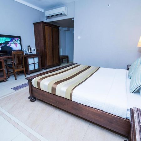 Hotel Le Cypress Барели Экстерьер фото
