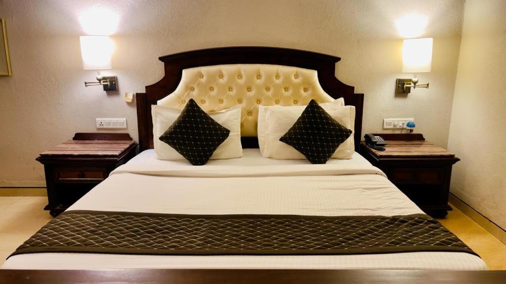 Hotel Le Cypress Барели Экстерьер фото